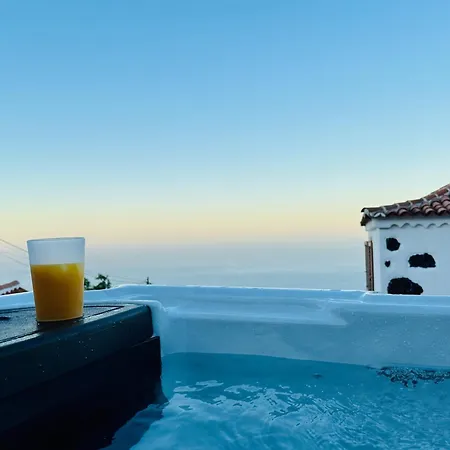 Mit Meerblick Und Jacuzzi Apartament